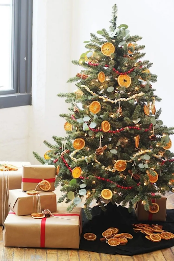 X-mas tree decor by dried citrus slices