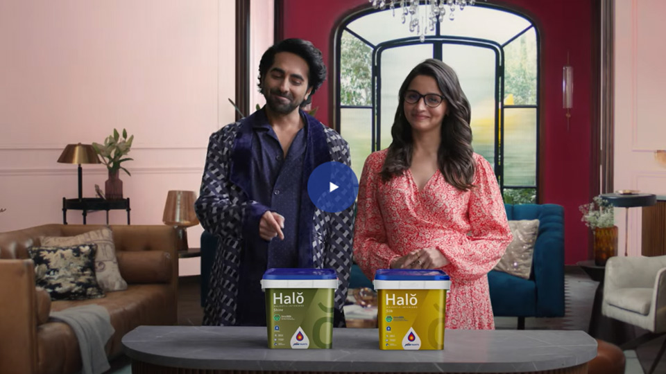 Ayushman Khurana and Alia Bhatt with JSW Paints Halo 